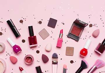 When to Throw Away Expired Makeup